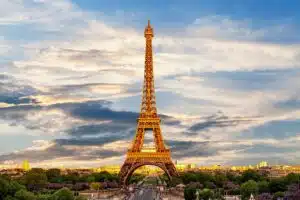 Quantos Metros Tem a Torre Eiffel em Paris?