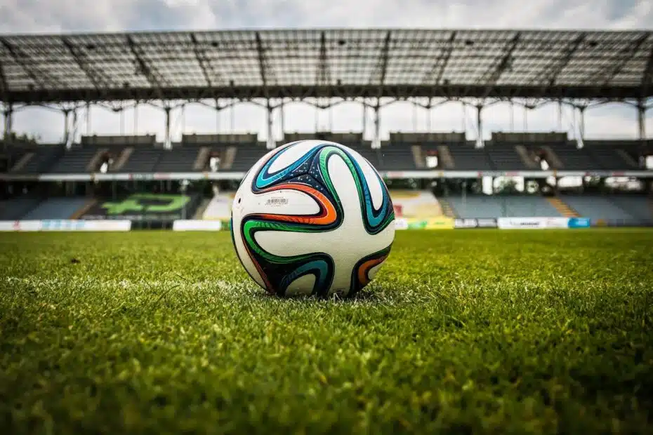 quantos metros quadrados tem um campo de futebol