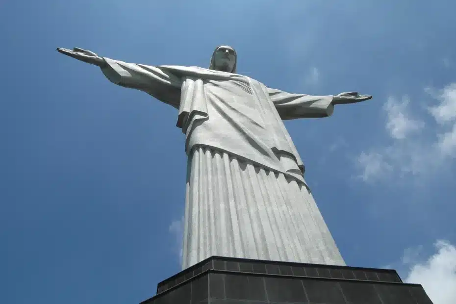 Quantos metros tem o Cristo Redentor