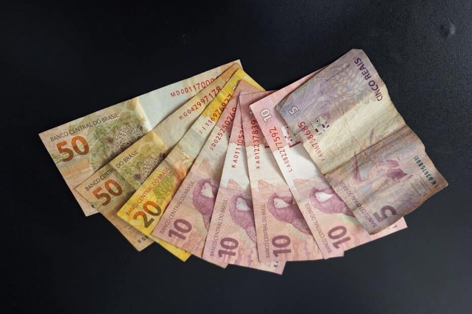 Como juntar 10 mil em um ano